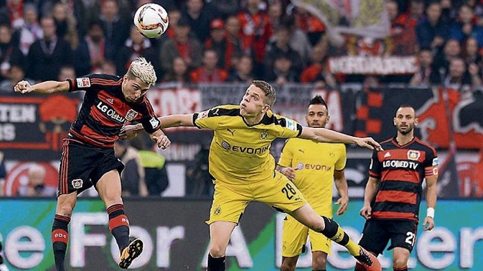 记者：多家豪门有意荷甲19岁中场斯密特，后者被标价2200万镑