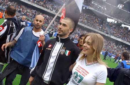 2025／26赛季英超：北伐狂飙！ 切尔西四轮不败暂升第二，恐怖火力剑指冠军（2025／26英超风云：切尔西四轮不败升至次席，火力爆棚冲击冠军）