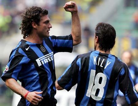 棒球博弈论解析投手在两好球后投出近身球的战略威慑力