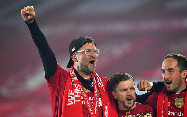 记者：出场时间过少，埃切维里要求曼城终止在药厂的租借合同（因出场机会稀少，埃切维里请求曼城提前终止其在勒沃库森的租借）