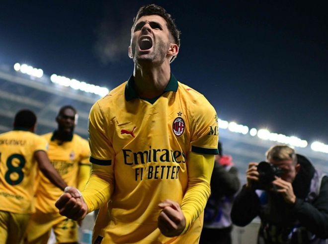 谢娜第一次下场打高尔夫获老公陪伴，甜喊张杰“老张”羡煞旁人