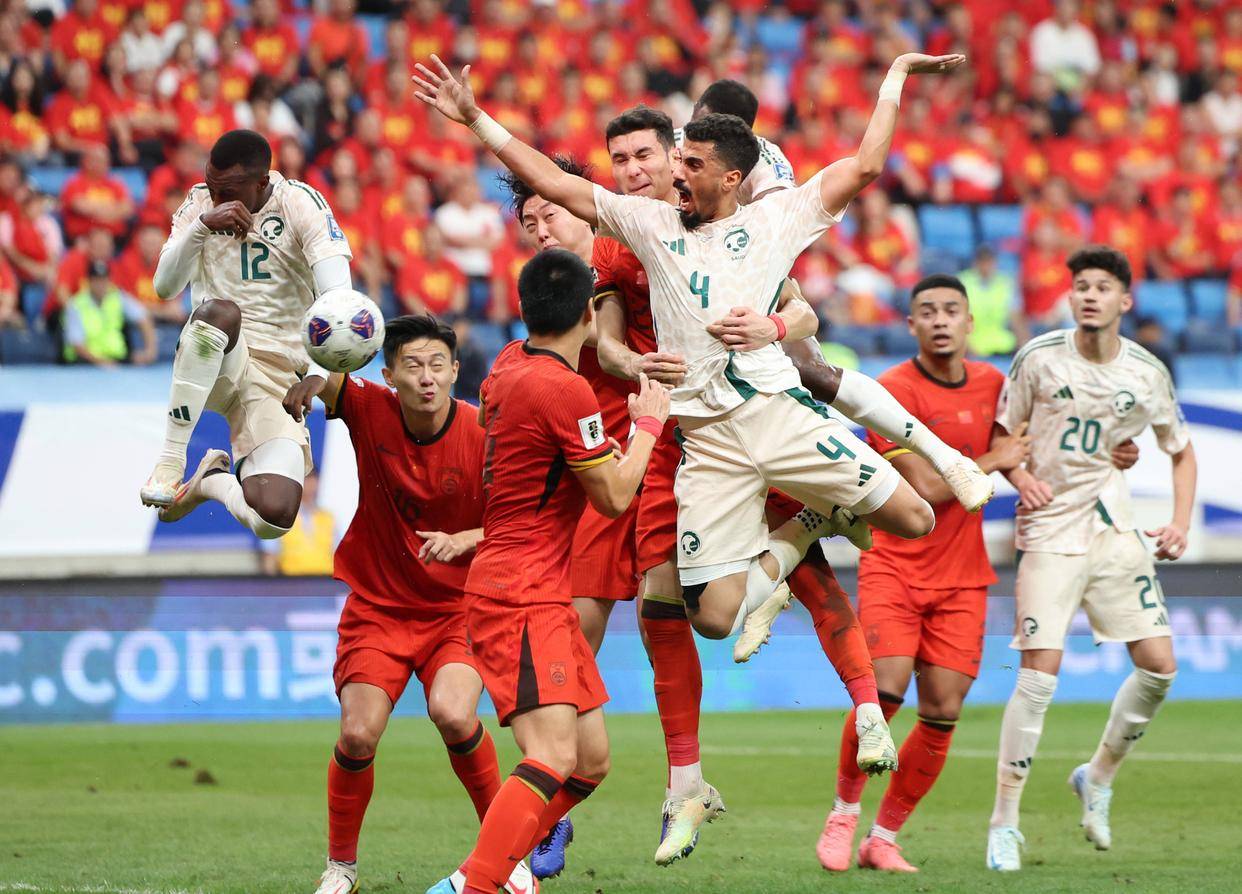 太阳报：利物浦旧将迪乌夫因拒付子女抚养费，正面临入狱风险