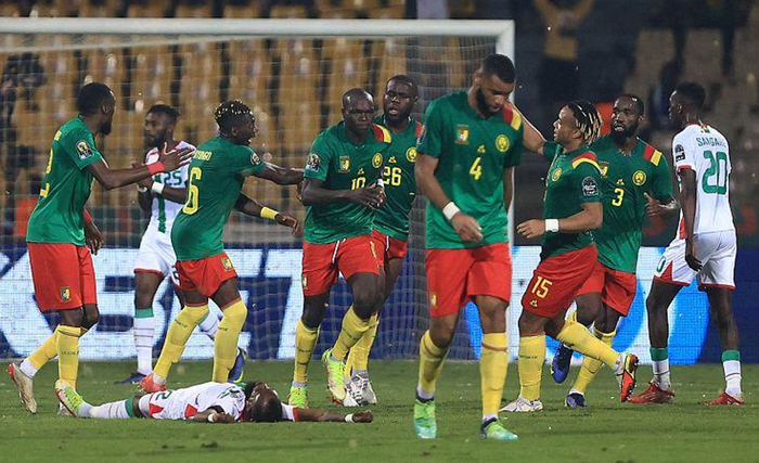 状态出色！哈登半场17分5助，伦纳德轰下18分