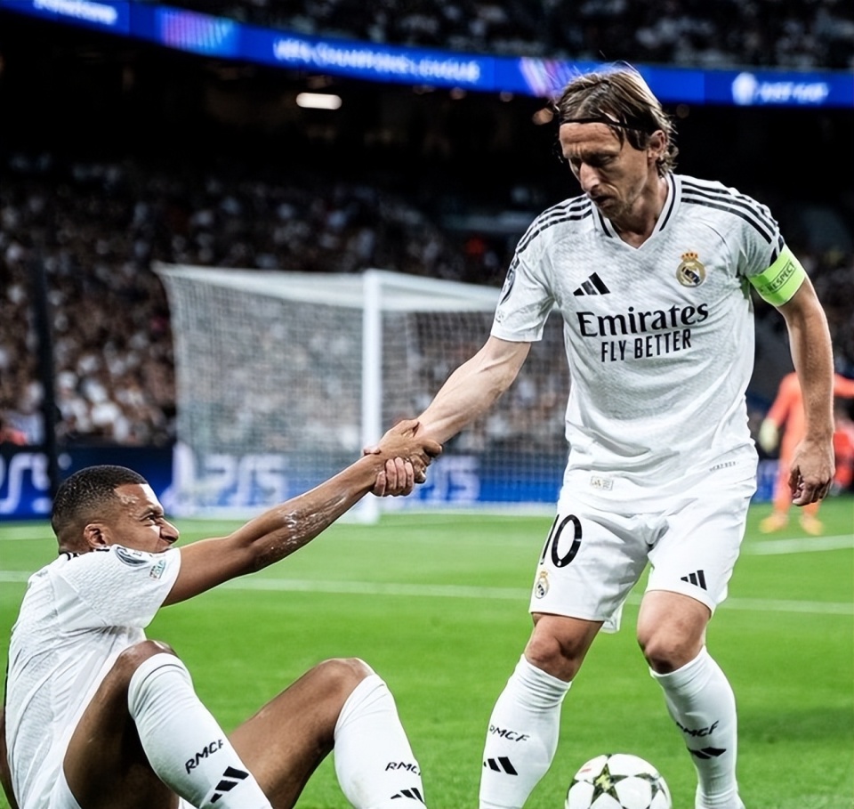 纽约大都会王牌迪格隆在 2018 赛季投出 1.70 防御率，虽然仅 10 胜却依旧夺得赛扬奖