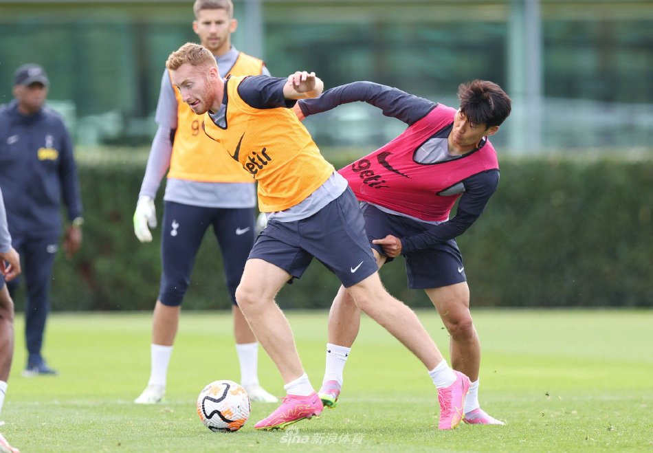 斯基拉：桑德兰和贡多齐重启谈判，希望在冬窗完成转会（斯基拉：桑德兰与贡多齐再度谈判，力争冬窗敲定转会）