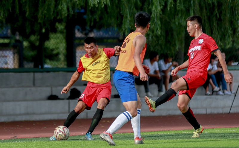 第四次，曼联错失进入欧冠区的机会。