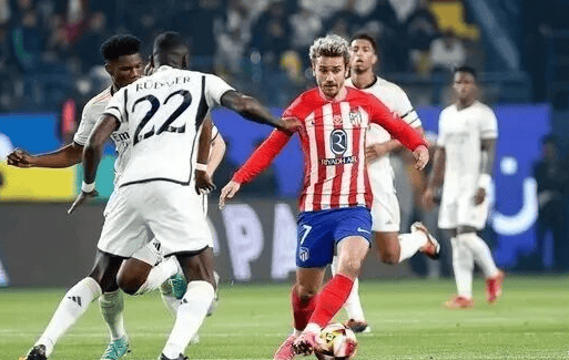 队报：里昂以750万签下捷克国脚攻击手舒尔茨